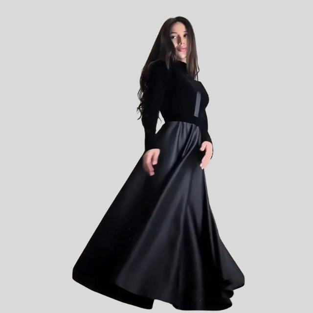 Elegantes Turtleneck-Kleid aus Samt mit ausgestelltem Saum