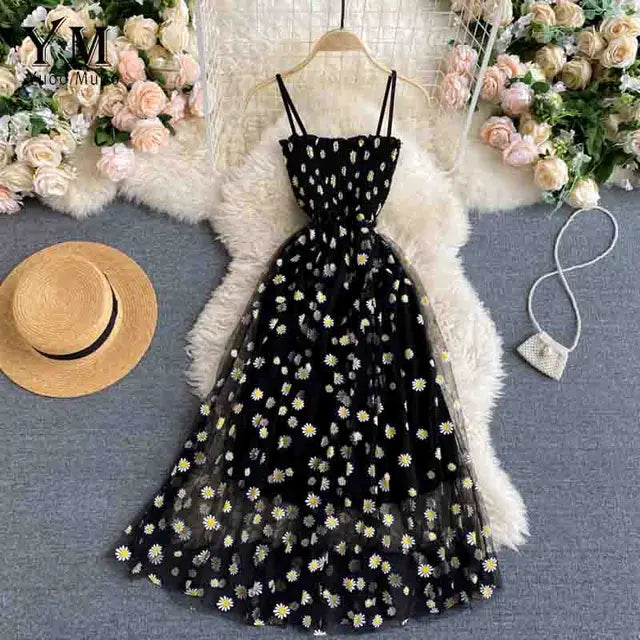 Sommerkleid für Damen mit Blumen- und Margeritenmuster und Spaghetti-Trägern