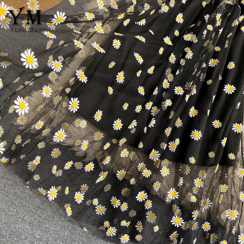 Sommerkleid für Damen mit Blumen- und Margeritenmuster und Spaghetti-Trägern