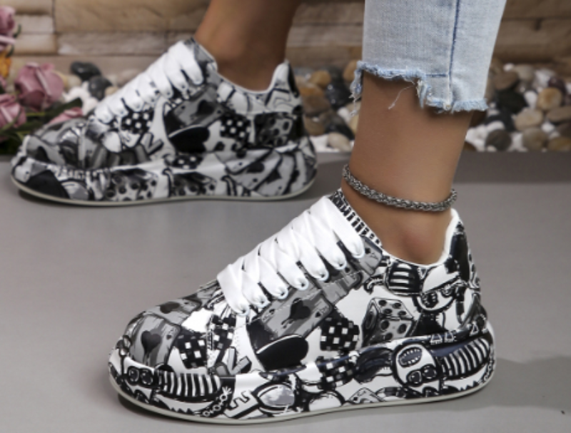 Damen-Sneaker mit Graffiti-Print und Schichtdesign
