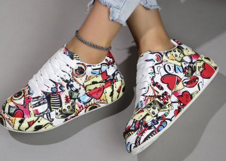 Damen-Sneaker mit Graffiti-Print und Schichtdesign